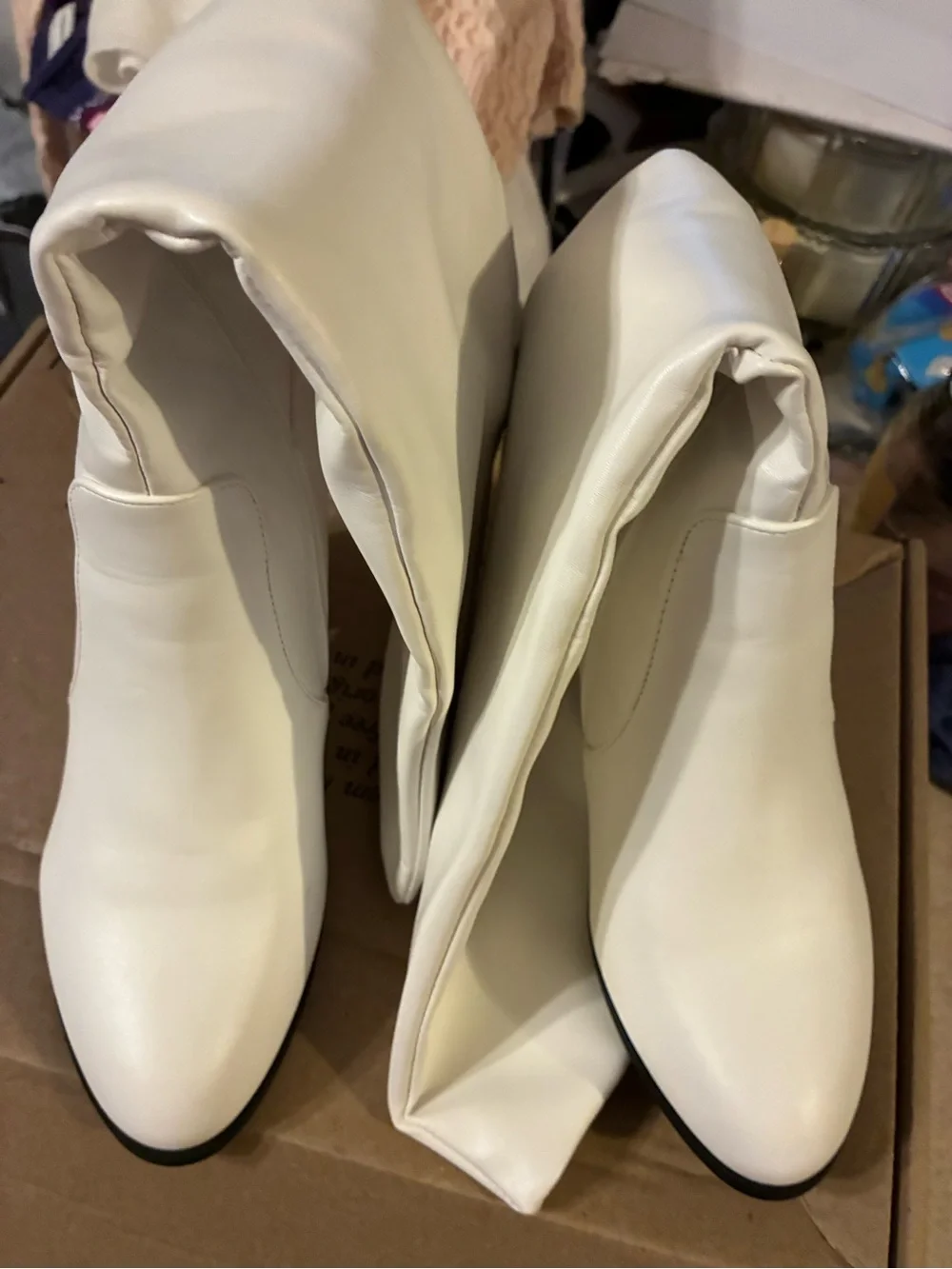 Dream Pairs white pointed toe knee high boots side zipper size 7